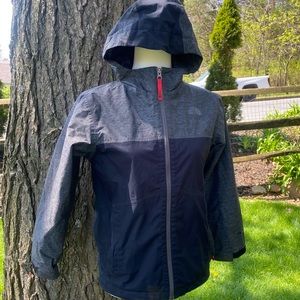 The North Face boys hooded wind breaker light weight jacket
